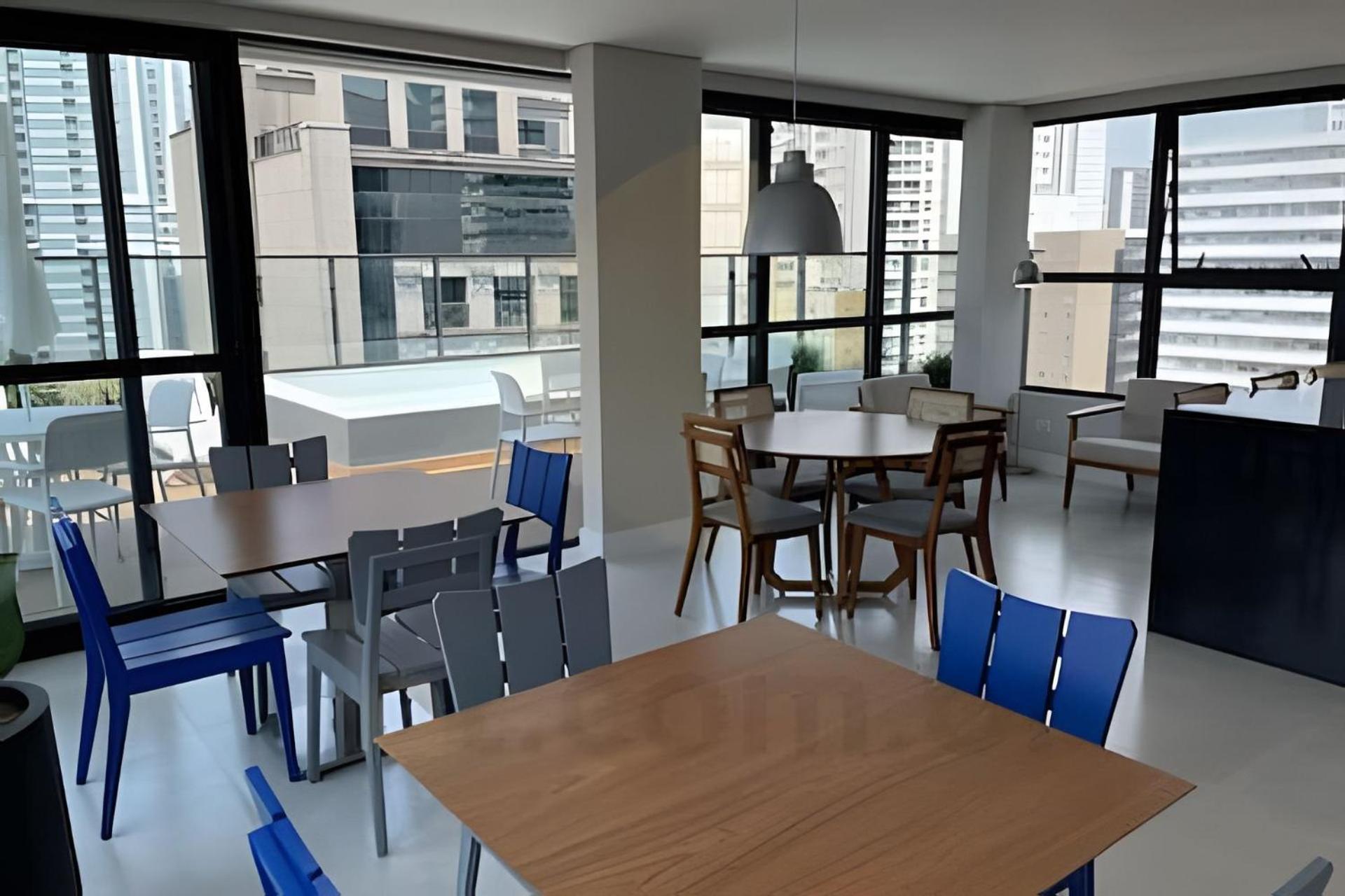 Apartamento Perfeito, Apto Com Garagem Bem Localizado